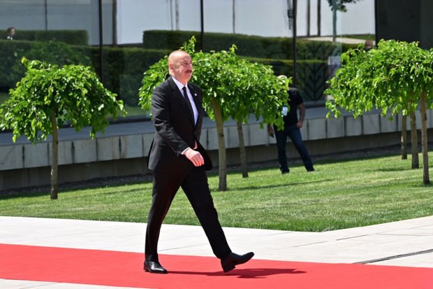 İlham Əliyev “Avropa siyasi birliyi” toplantısının açılış mərasimində iştirak edir - YENİLƏNİB